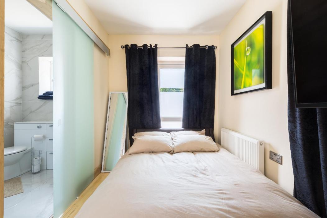 Umbrella Properties Private Apartment Бирмингем Экстерьер фото