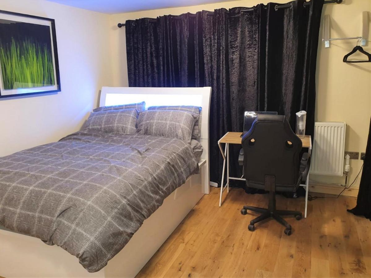 Umbrella Properties Private Apartment Бирмингем Экстерьер фото