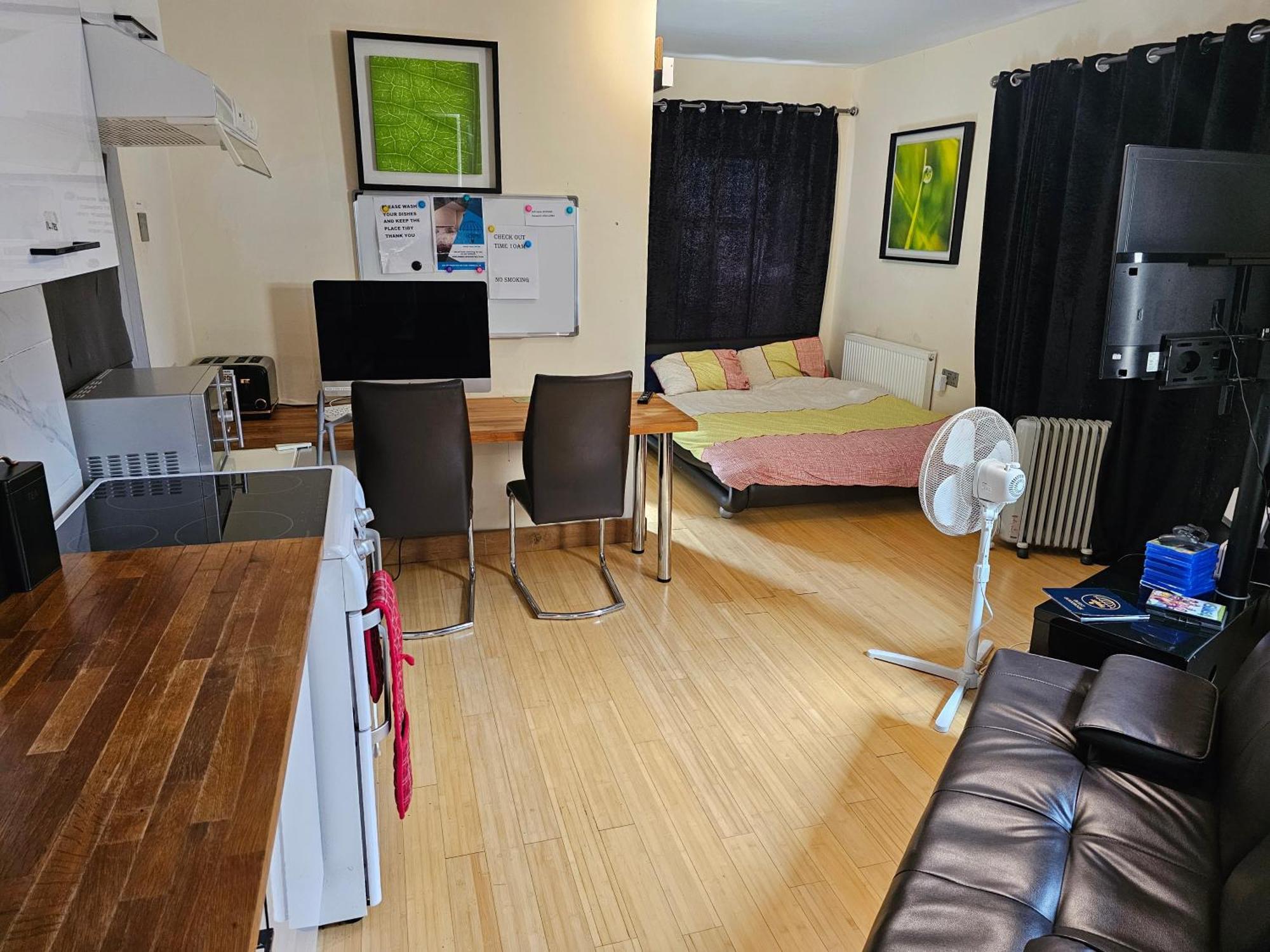 Umbrella Properties Private Apartment Бирмингем Экстерьер фото